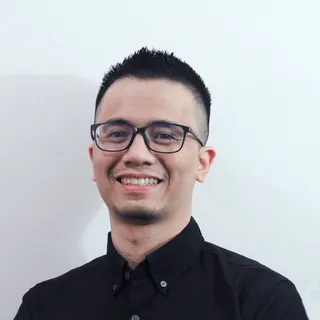 Portrait of Hoang M. Le